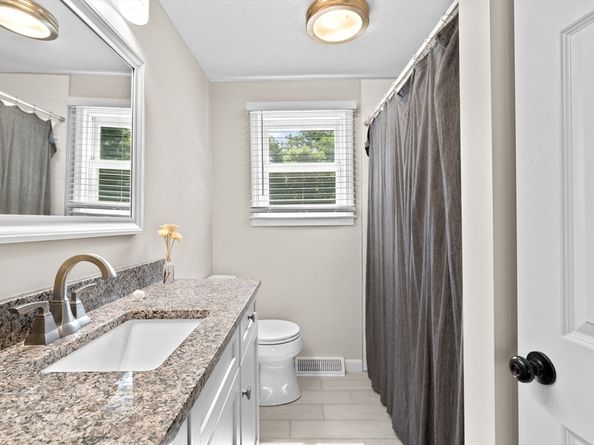 7 Old Powder House Road, Lakeville MA 02347