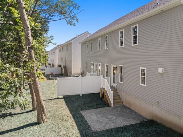 30 Danielles Way, Worcester MA 01606