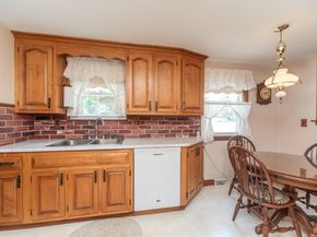 12 Bridge St, Bridgewater MA 02324