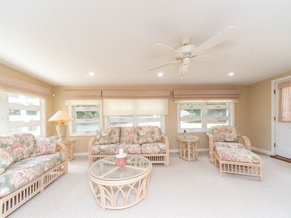 12 Bridge St, Bridgewater MA 02324