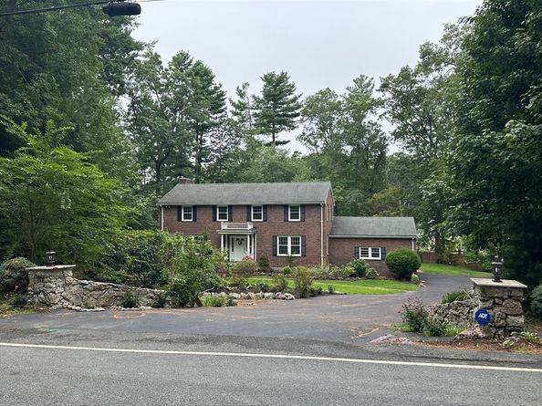 186 Pecunit Street, Canton MA 02021
