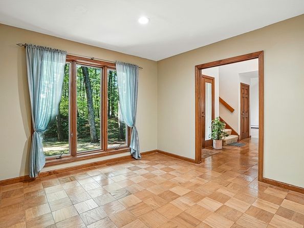 160 Floral St, Shrewsbury MA 01545