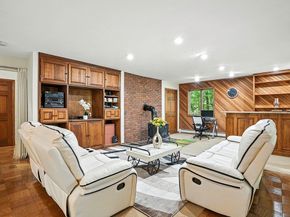 160 Floral St, Shrewsbury MA 01545