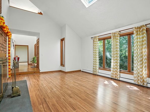 160 Floral St, Shrewsbury MA 01545