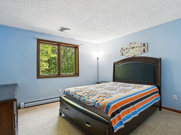 160 Floral St, Shrewsbury MA 01545