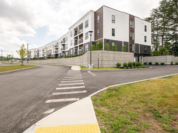 203 Lowell St. 206, Wilmington MA 01887