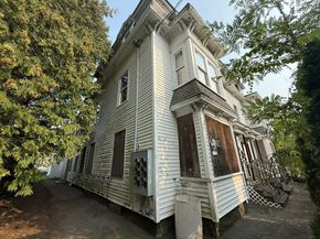 13-15 Chestnut St, Fitchburg MA 01420