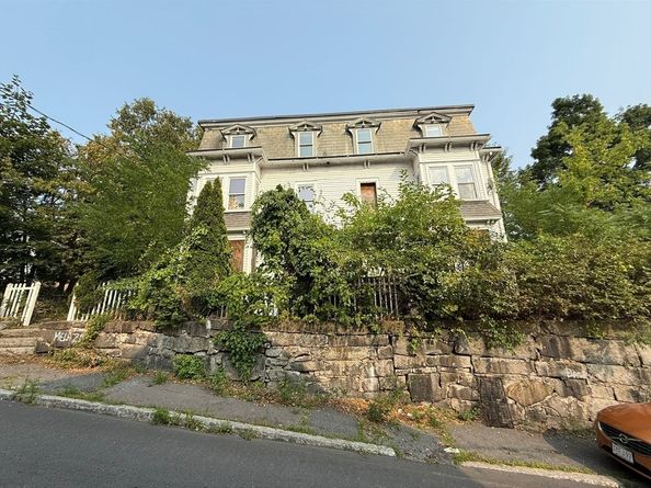 13-15 Chestnut St, Fitchburg MA 01420