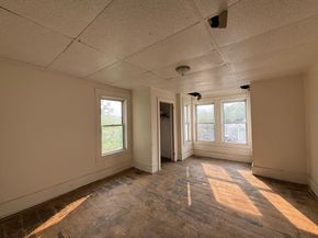 13-15 Chestnut St, Fitchburg MA 01420