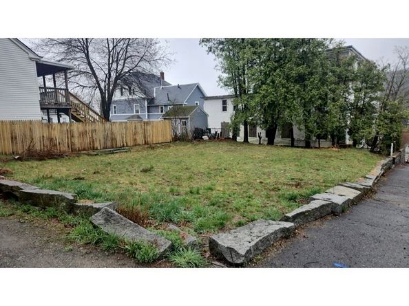 13-15 Chestnut St, Fitchburg MA 01420