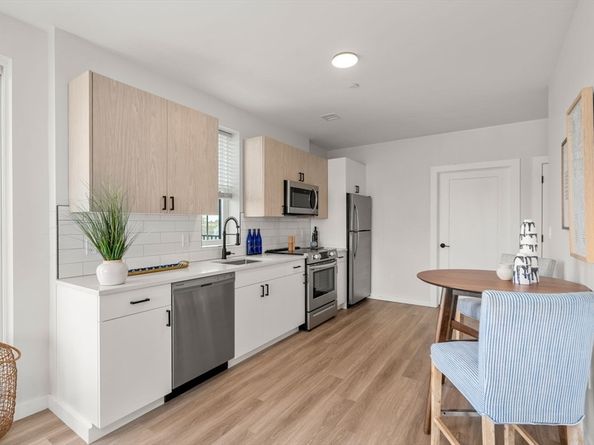10 Somerset 401, Winthrop MA 02152