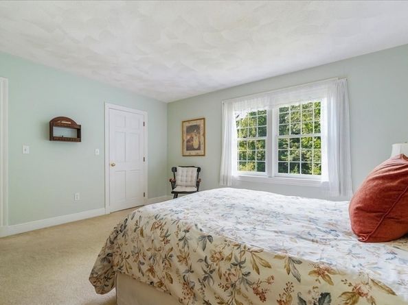 43 Simmons Rd, Hanover MA 02339