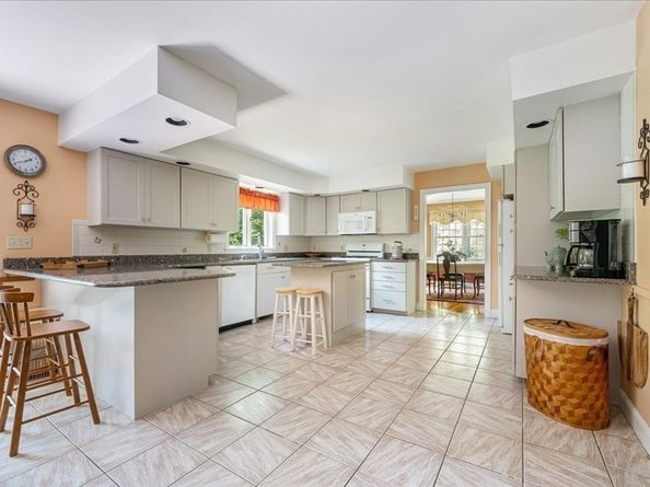 43 Simmons Rd, Hanover MA 02339
