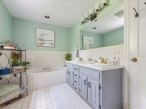43 Simmons Rd, Hanover MA 02339