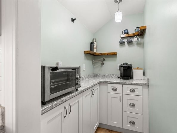 16 Caldwell St, Weymouth MA 02191