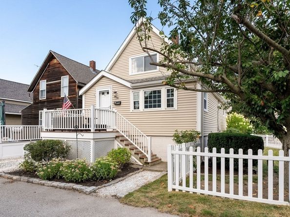 16 Caldwell St, Weymouth MA 02191
