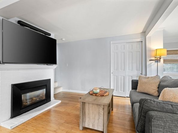 16 Caldwell St, Weymouth MA 02191