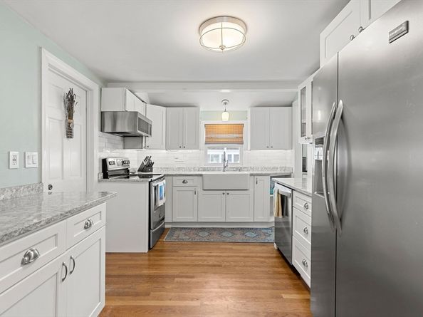 16 Caldwell St, Weymouth MA 02191