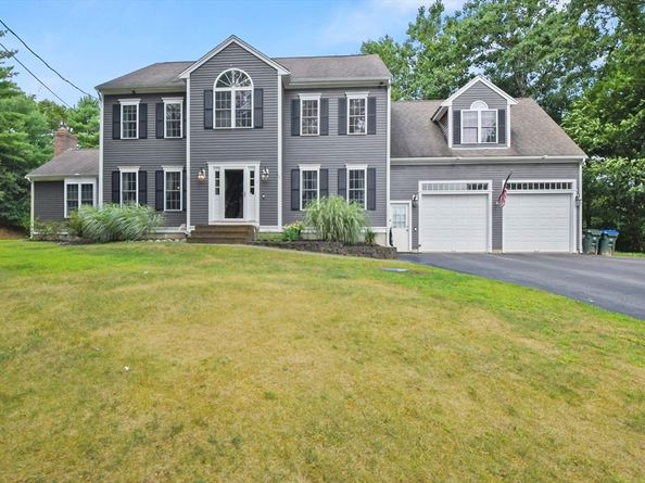 1 Elaine Cir, Lakeville MA 02347