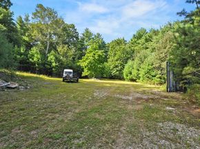 1 Elaine Cir, Lakeville MA 02347