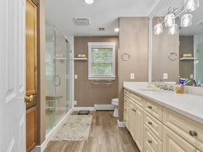 1 Elaine Cir, Lakeville MA 02347