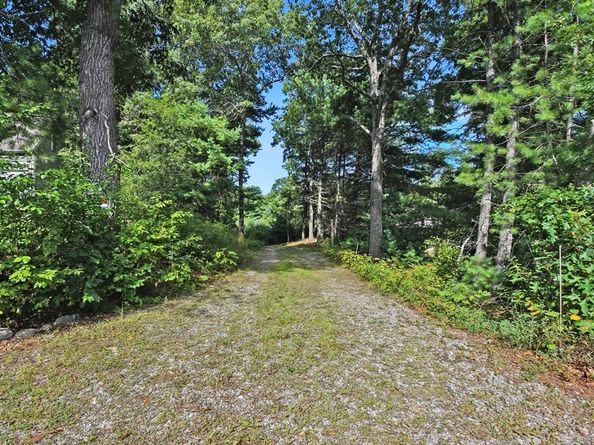 1 Elaine Cir, Lakeville MA 02347
