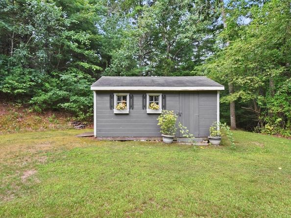 1 Elaine Cir, Lakeville MA 02347
