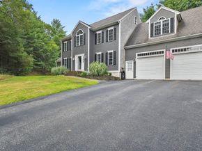 1 Elaine Cir, Lakeville MA 02347