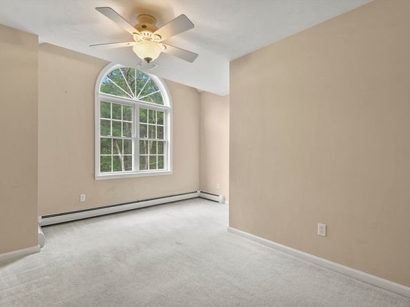 1 Elaine Cir, Lakeville MA 02347