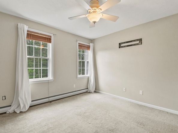 1 Elaine Cir, Lakeville MA 02347