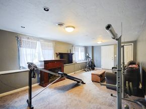 35 Pilgrim Dr, Norwood MA 02062