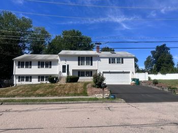 35 Pilgrim Dr
