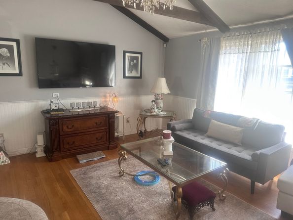35 Pilgrim Dr, Norwood MA 02062