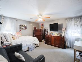 35 Pilgrim Dr, Norwood MA 02062
