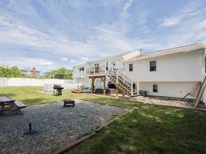 35 Pilgrim Dr, Norwood MA 02062
