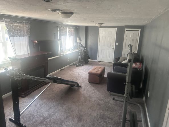 35 Pilgrim Dr, Norwood MA 02062