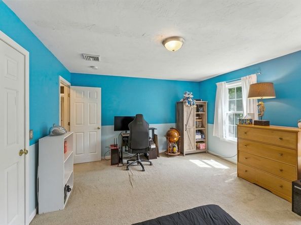 270 New Braintree Rd, West Brookfield MA 01585