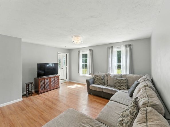 270 New Braintree Rd, West Brookfield MA 01585