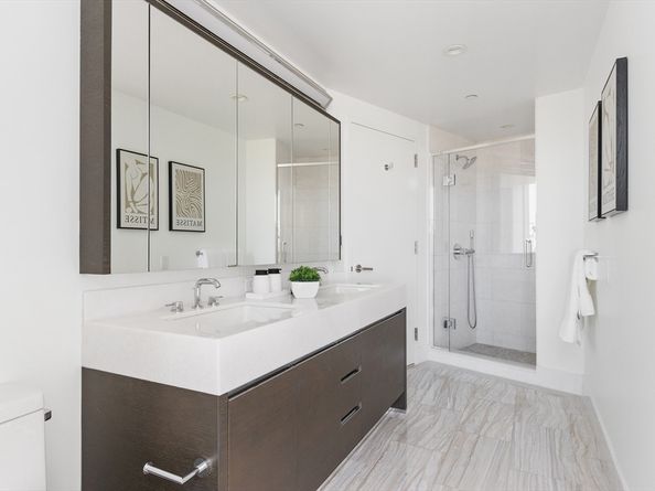 100 Lovejoy Wharf PH1D, Boston MA 02114