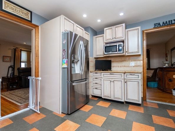 86 Massachusetts Ave, Dedham MA 02026