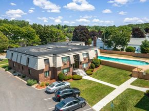 1 Hallmark Gardens 8, Burlington MA 01803