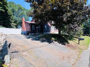 13 Hemlock Ln, Milford MA 01757