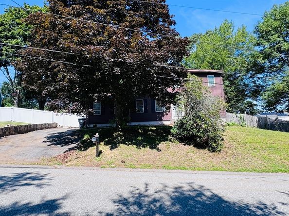 13 Hemlock Ln, Milford MA 01757