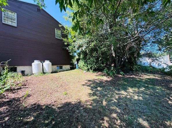 13 Hemlock Ln, Milford MA 01757