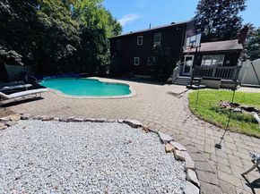 13 Hemlock Ln, Milford MA 01757