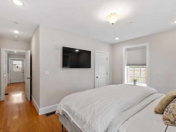 41 Washington B, Newburyport MA 01950