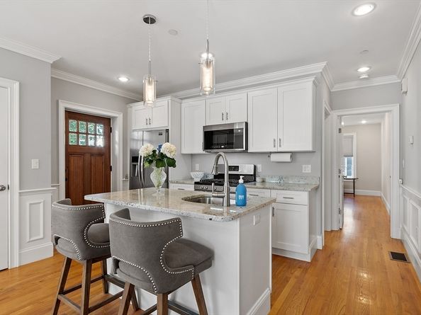 41 Washington B, Newburyport MA 01950