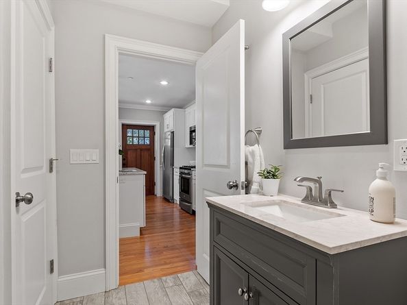 41 Washington B, Newburyport MA 01950