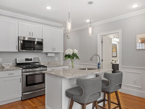 41 Washington B, Newburyport MA 01950