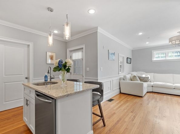 41 Washington B, Newburyport MA 01950